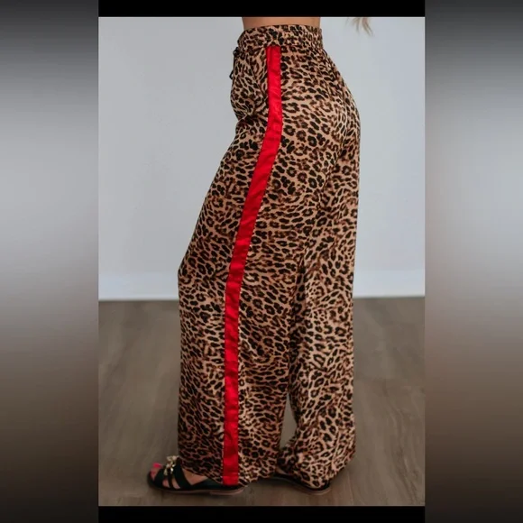 Things Between Wide Leg Pants Leopard Size Large Black Brown Red Stripe Flowy - Picture 1 of 13
